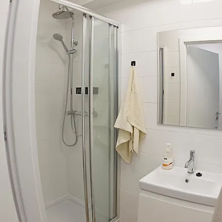 Komfi Dom * ז'שוב